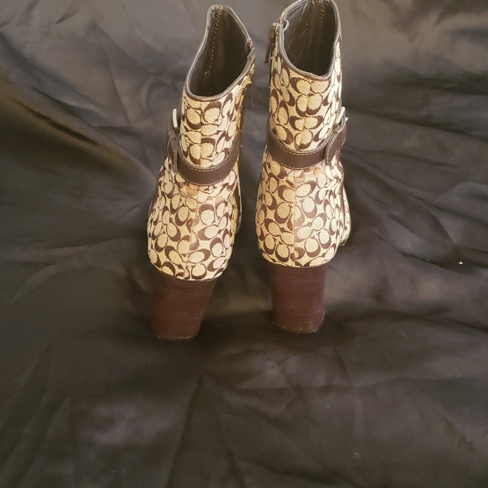 Boots - Picture 4 of 5